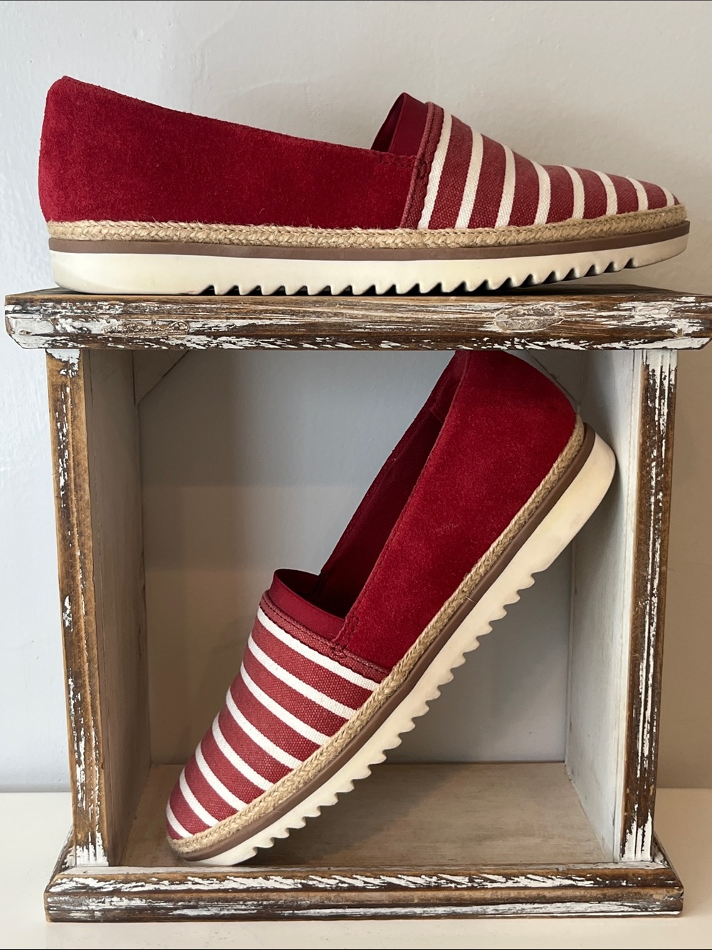 Clarks-7.5m-Red and White Striped Slip-On Espadrille Flats-canvas & suede